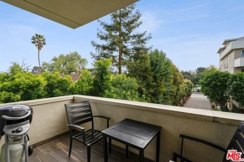 4949 Genesta Ave, Van Nuys CA  91316-3401 exterior