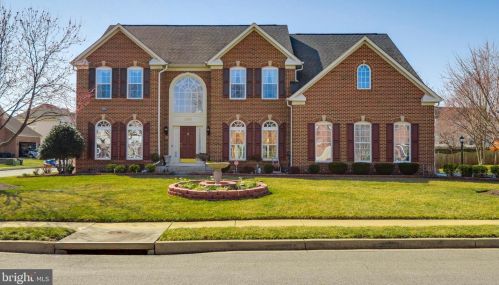 2105 Chestnut Ln, Frederick, MD 21702-5923