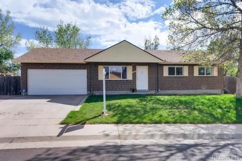 5501 Altura St, Denver, CO 80239-3807