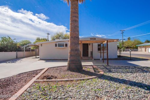 5602 Hawthorne St, Tucson, AZ 85711-1426