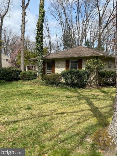 22 Aristone Dr, Berlin Boro, NJ 08009-2254