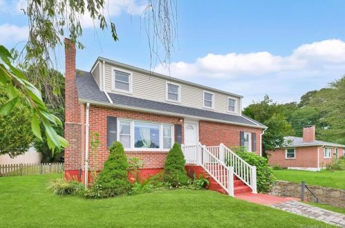 30 Lambert Dr, Norwich CT  06360-1735 exterior