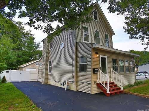 47 Genung St, Middletown, NY 10940-5222