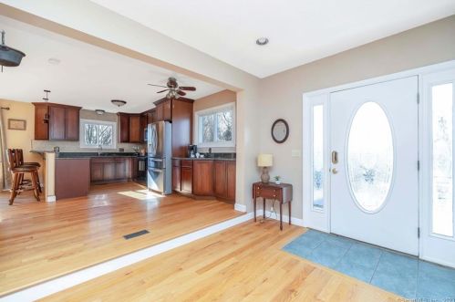 7 Sunset Rd, Ellington, CT 06029-3715