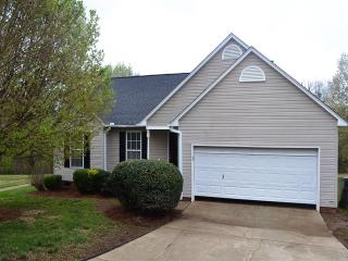 18 Sandy Point Ct, Simpsonville SC  29680-6221 exterior