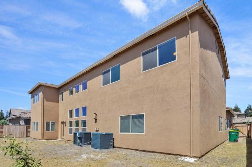 10881 St Moritz Cir, Stockton CA  95209-4357 exterior