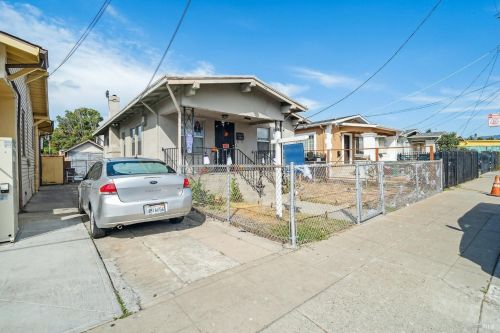 1355 54th Ave, Oakland, CA 94601-5732