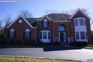 36 Westmount Dr, Livingston, NJ 07039-4200