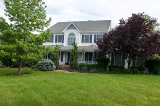 6 Glen View Dr, Annandale, NJ 08801-3483