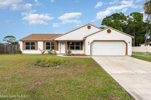 5240 Devon St, Cocoa, FL 32927-2930