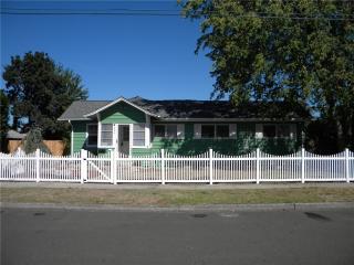 225 14th St, Auburn, WA 98002-6641