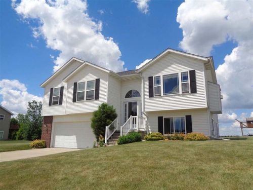 500 Viking Dr, Twin View Heights, IA 52333-9444