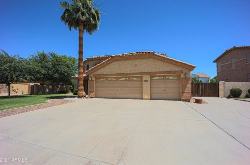 4100 Campbell Ave, Gilbert, AZ 85234-7915