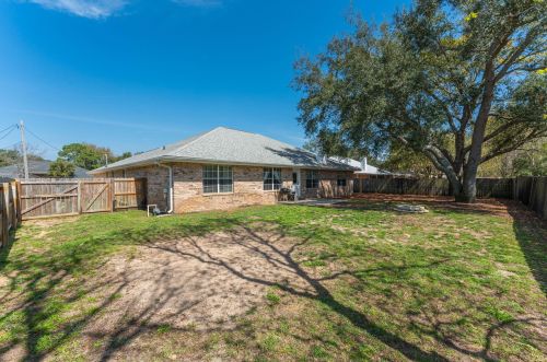 2060 Alfred Blvd, Gulf Breeze FL  32566-7349 exterior
