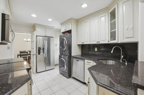 2064 Edgemore Dr, Atlanta GA  30316-2631 exterior