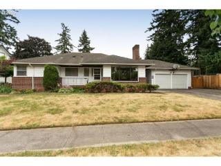 7526 Ellis St, Portland, OR 97206-5104