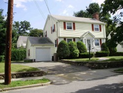 94 Bemis St, Newton, MA 02460-1156