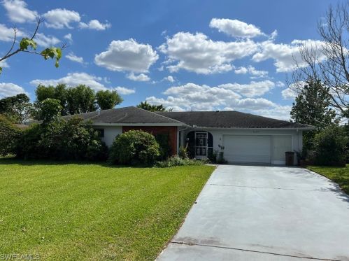 1617 Country Club Pkwy, Lehigh Acres, FL 33936-5309