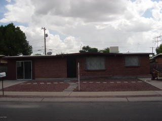 1469 Gardner St, Tucson, AZ 85705-2406