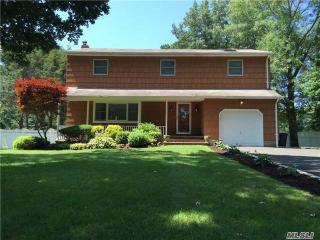 6 Quenzer St, Nesconset, NY 11767-1951