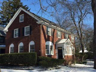 100 Woodbine Ave, Wilmette, IL 60091-3330