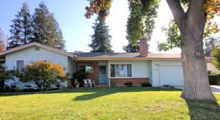 2321 Howard Ave, Visalia, CA 93292-5217