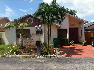 9939 5th Street Cir, Miami, FL 33174-1890