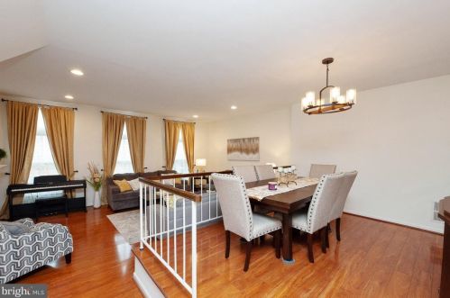 8010 Revenna Ln, Springfield VA  22153-2935 exterior