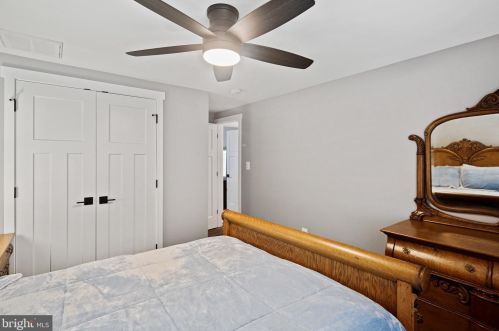 6018 River Meadows Dr, Columbia MD  21045-3825 exterior