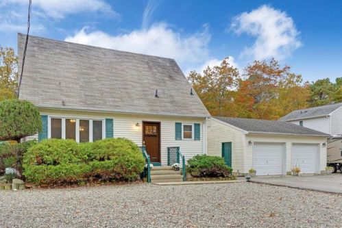 33 Station Rd, Berkeley Township, NJ 08721-2120