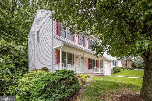 7281 Linden Tree Ln, Springfield, VA 22152-3545