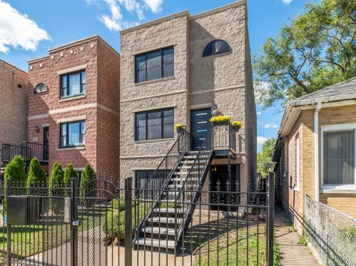 3720 Calumet Ave, Chicago, IL 60653-1606