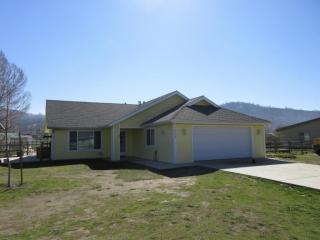 28040 Seabiscuit Way, Tehachapi CA  93561-5568 exterior