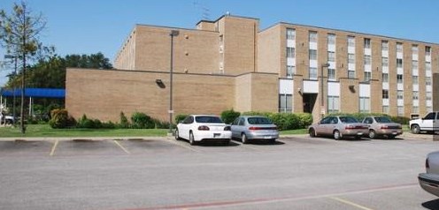 3201 Sondra Dr, Fort Worth TX  76107-1833 exterior