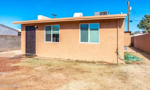 3705 33rd St, Tucson, AZ 85713-4211