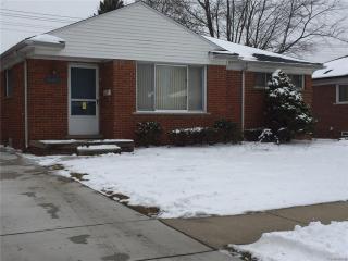 10015 Brady, Detroit, MI 48239-2032