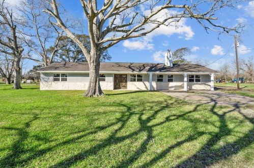 2424 County Road 288, Angleton, TX 77515-7116
