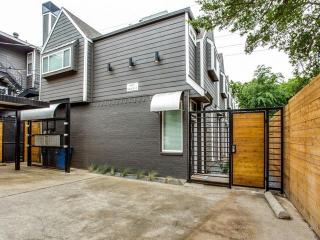 4407 Buena Vista St, Dallas, TX 75205-4170