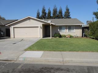 290 Ventanas Ave, Valley Home, CA 95361-4161