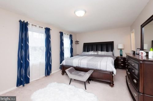8010 Revenna Ln, Springfield VA  22153-2935 exterior