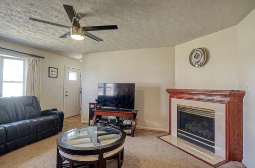 3068 Piney Bluff Dr, Library, PA 15129-9344