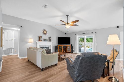 1939 Alfred Blvd, Gulf Breeze FL  32566-7332 exterior