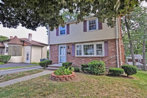 55 Taylor Ave, Dedham, MA 02026-5103