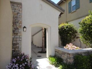 26420 Arboretum Way, Murrieta CA  92563-8377 exterior