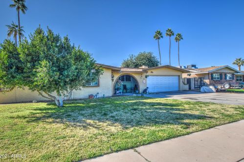 2535 Fox St, Mesa, AZ 85213-5322