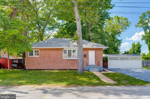 2 Joyce Ln, Glen Burnie, MD 21061-3373