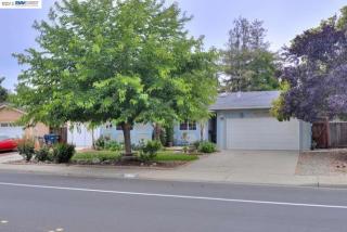 1045 Murdell Ln, Livermore, CA 94550-5240