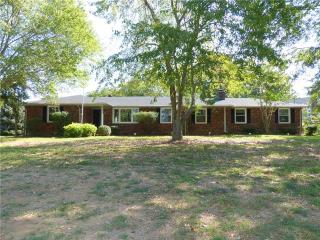 121 Glenn Hill Dr, Hendersonville, TN 37075-5157