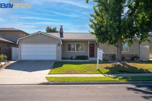 7720 Donohue Dr, Pleasanton, CA 94568-1908