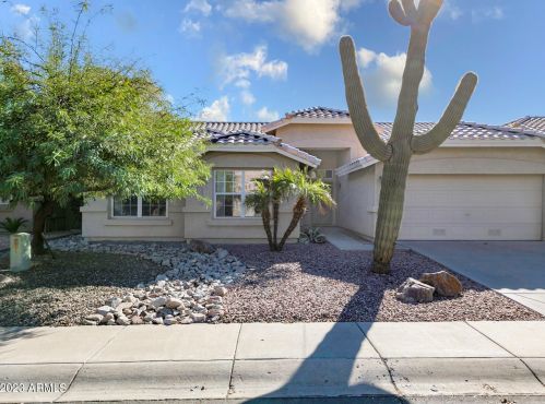 333 Arabian Dr, Gilbert, AZ 85296-2819